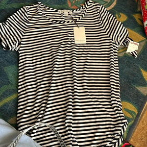 Green Envelope Stripe Tee with bow sleeves and scalloped bottom Size S